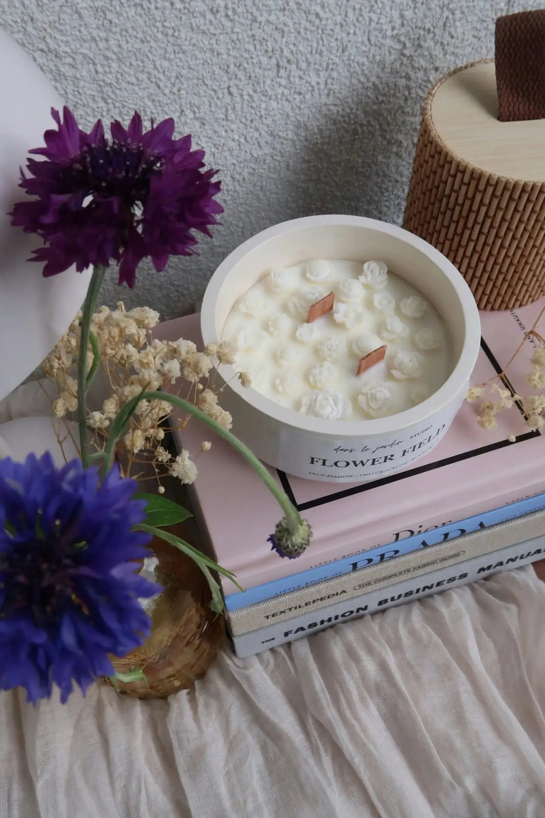 Kókusz-vs.-szójaviasz-vs.-paraffin-Mi-a-különbség dans le jardin.