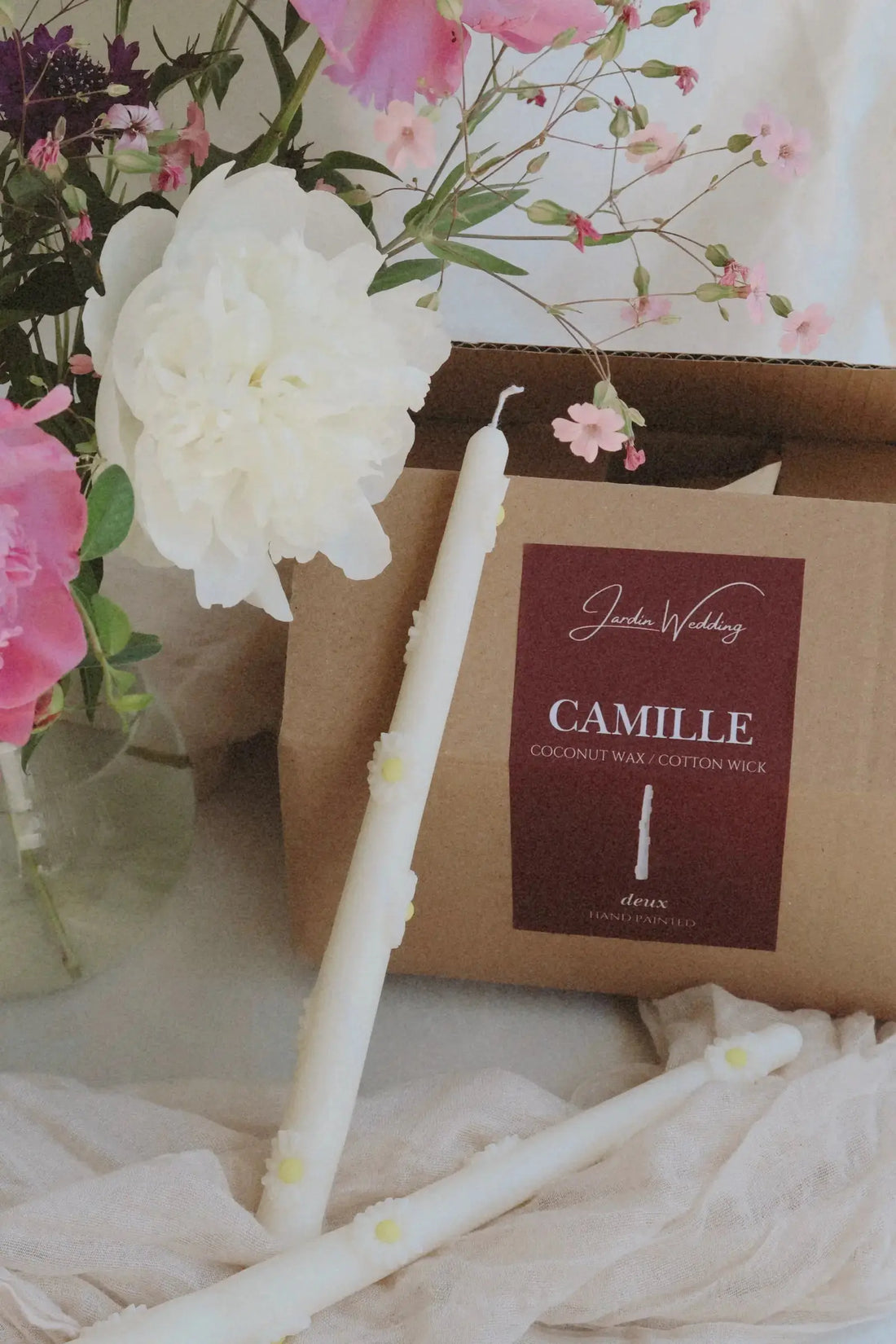 Miért-válassz-szója-és-kókuszviasz-gyertyát-a-paraffinnal-szemben dans le jardin.