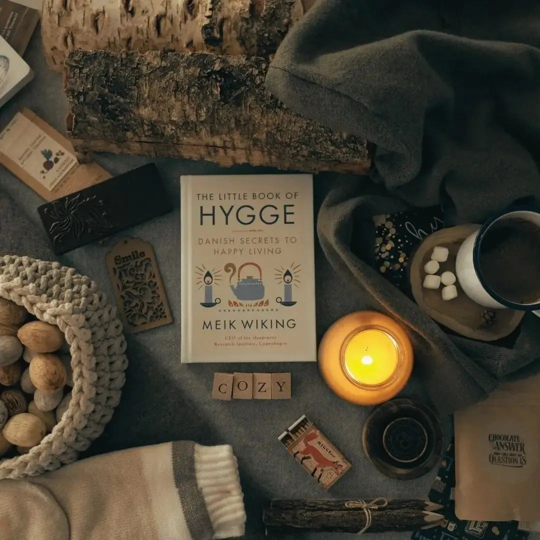 Miért-gyújtunk-több-gyertyát-ősszel-A-hygge-életérzés-titka dans le jardin.