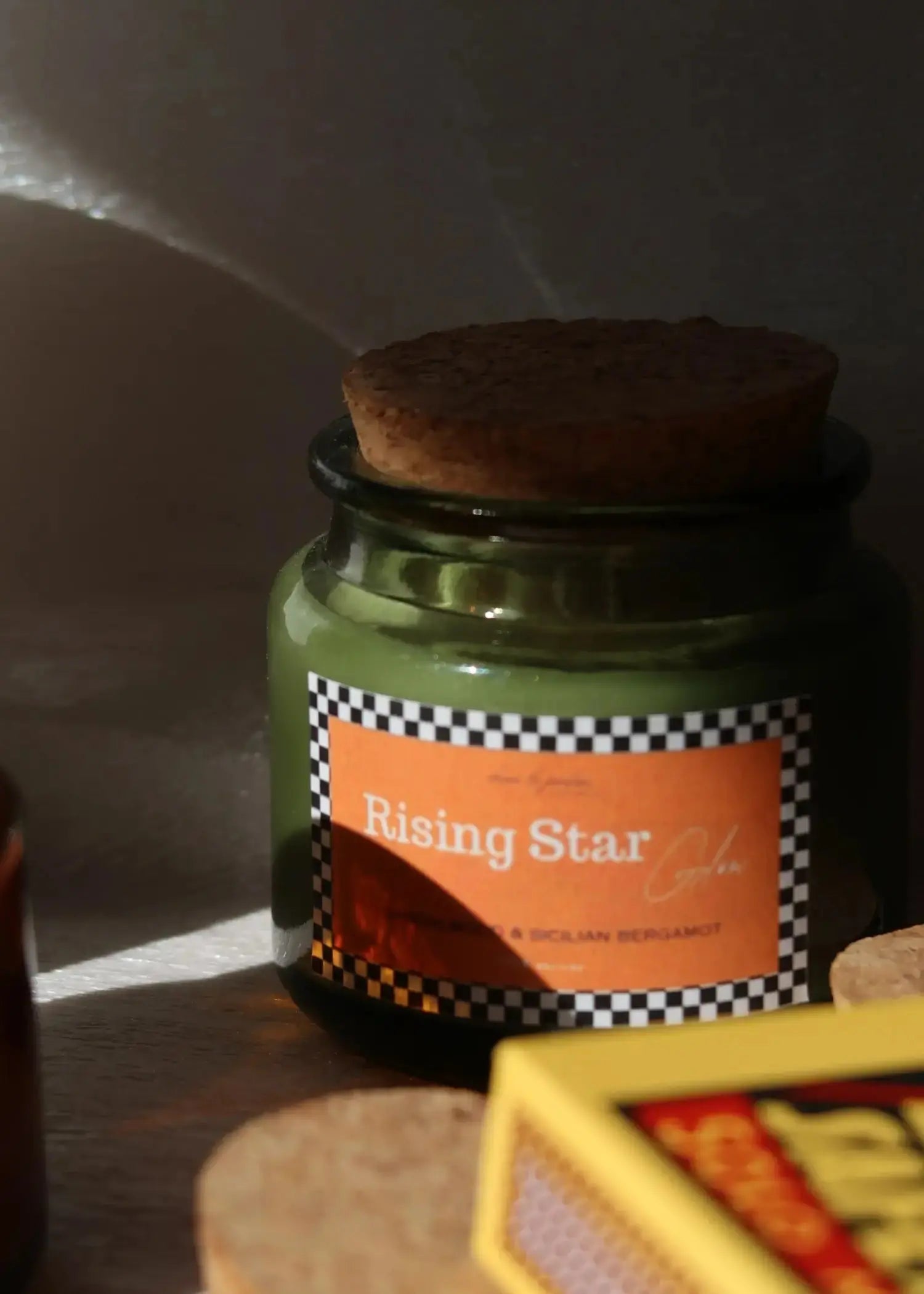 Rising Star Glow - Kókuszviasz gyertya dans le jardin.