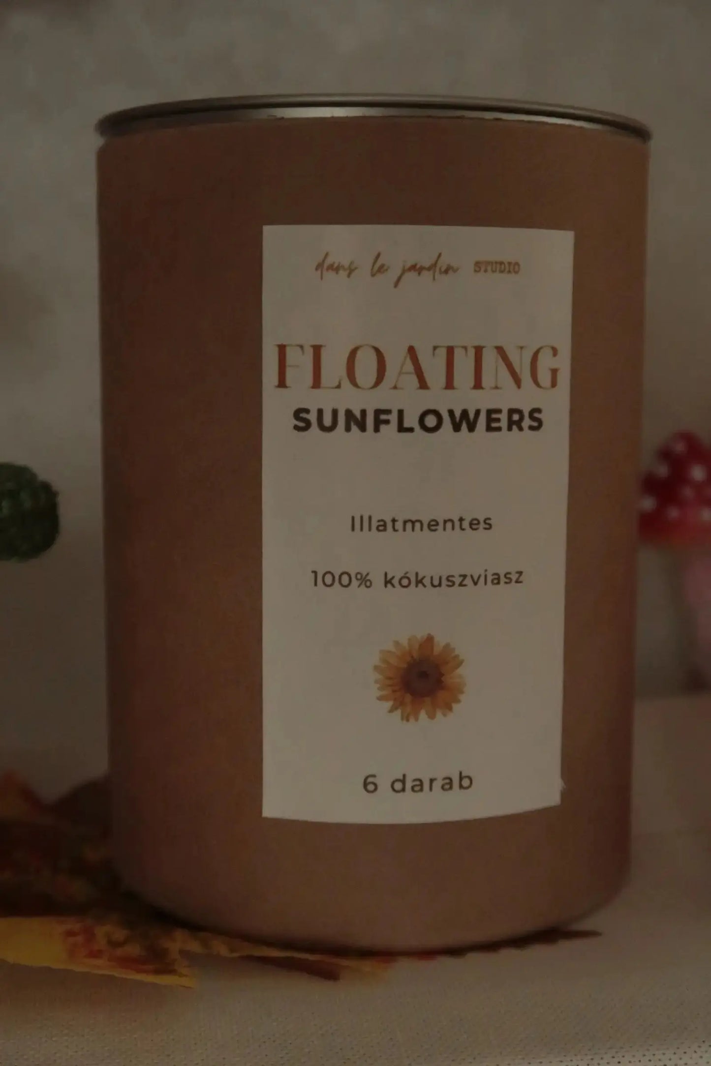 Floating Sunflowers - Szójaviasz lebegő gyertya dans le jardin.