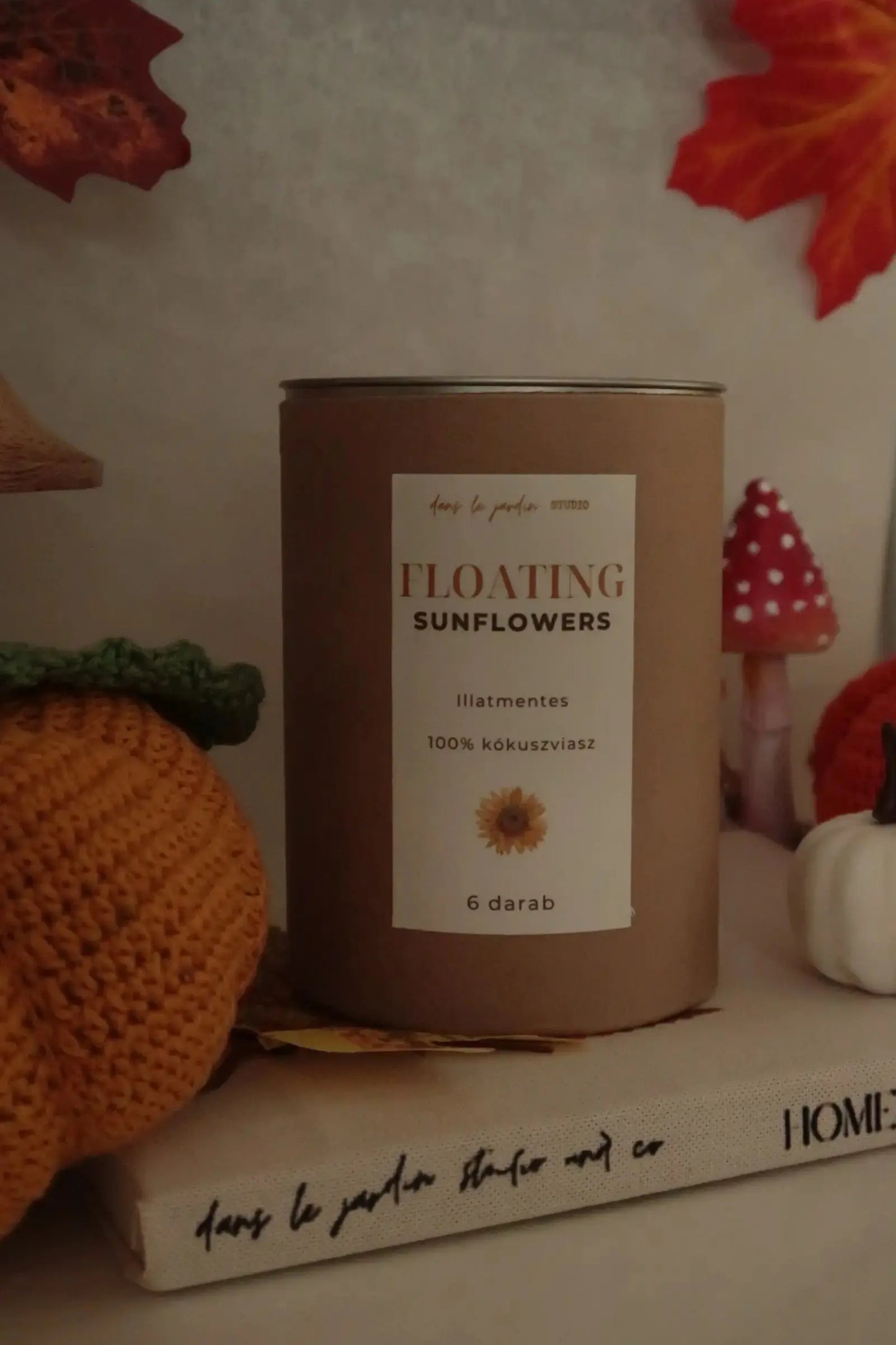 Floating Sunflowers - Szójaviasz lebegő gyertya dans le jardin.