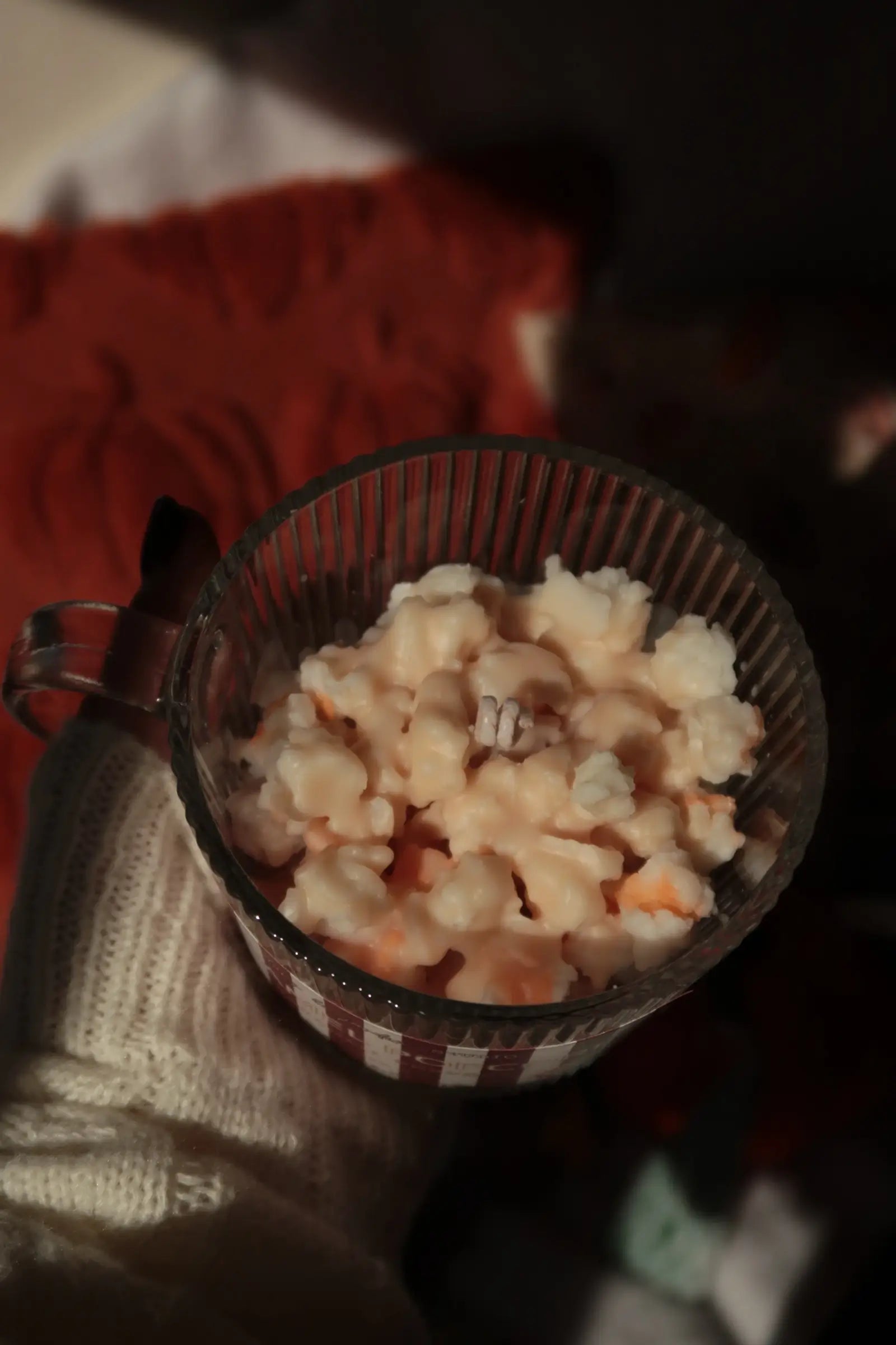 Caramel Popcorn - Tégelyes gyertya dans le jardin.