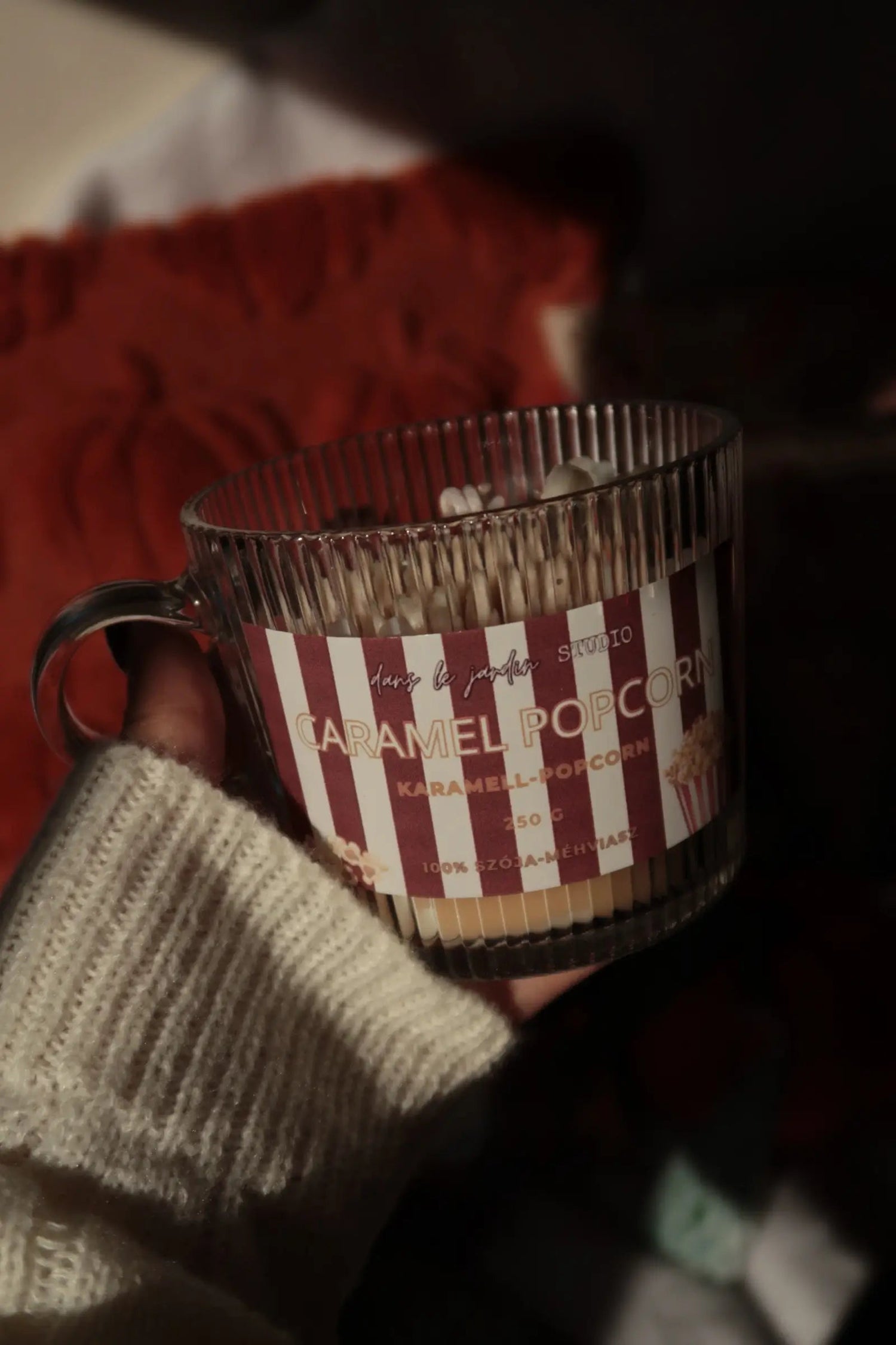 Caramel Popcorn - Tégelyes gyertya dans le jardin.