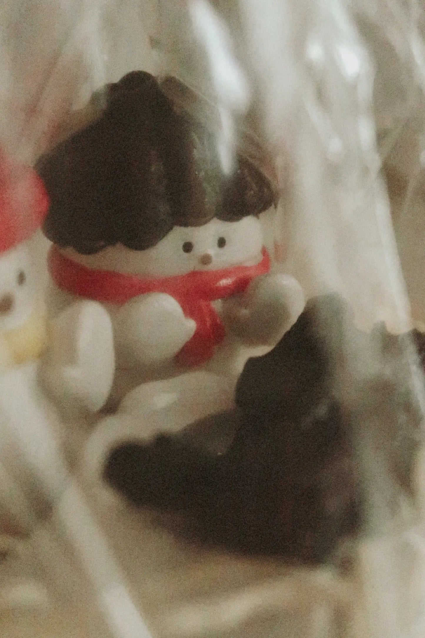 Hóemberek a tűznél - Kerámia dekoráció dans le jardin.