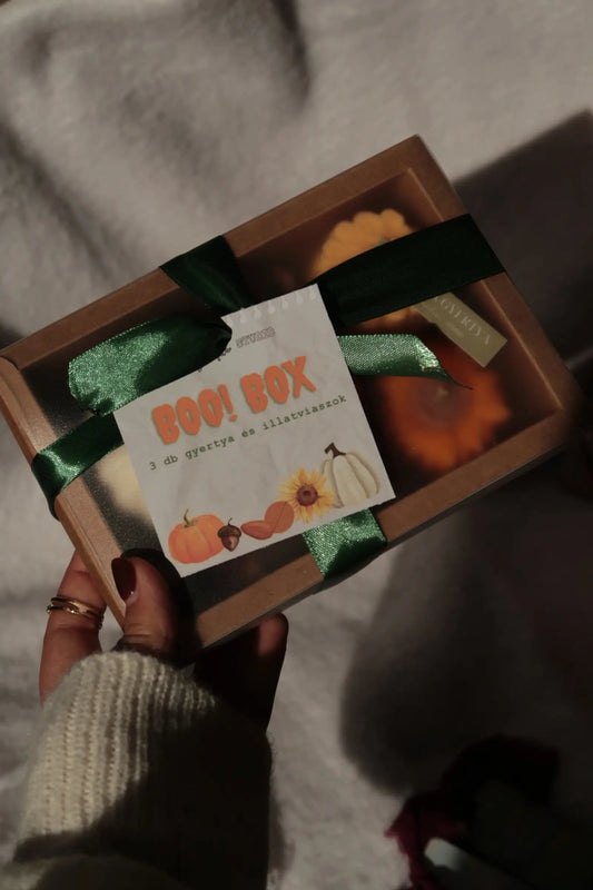 Boo! Box - Gyertya ajándékcsomag dans le jardin.
