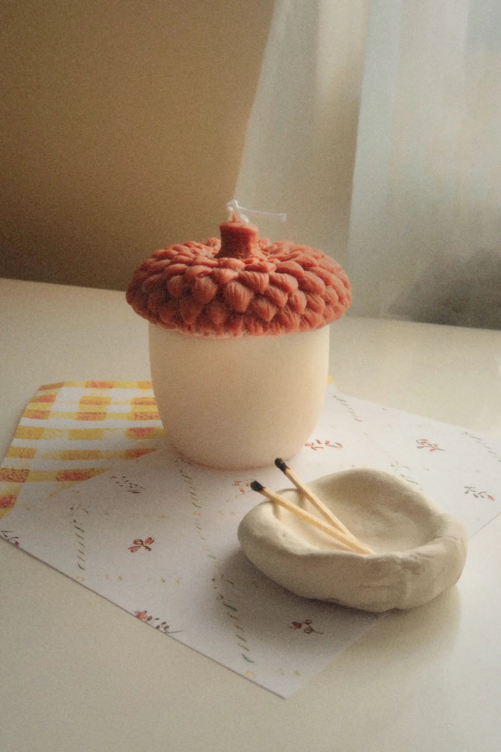 Makk formájú szójaviasz gyertya dans le jardin.